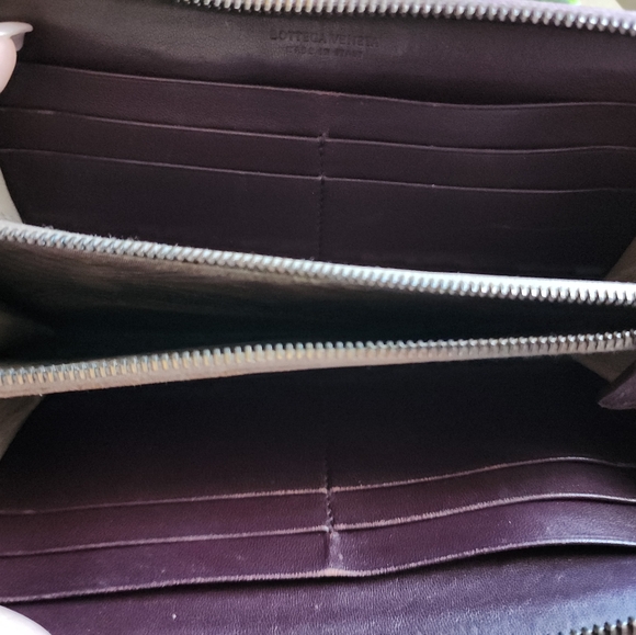 Bottega Veneta Zippy Full Sized Wallet Deep Brown / Wine Colored - Picture 5 of 10